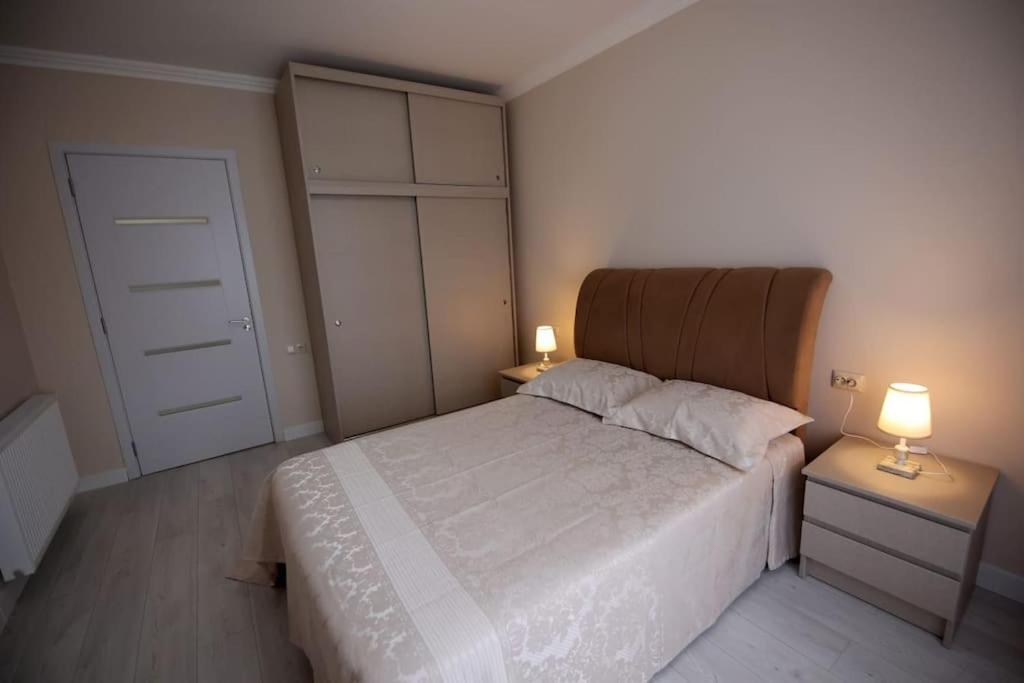 Persona Rooms Zugdidi Luaran gambar
