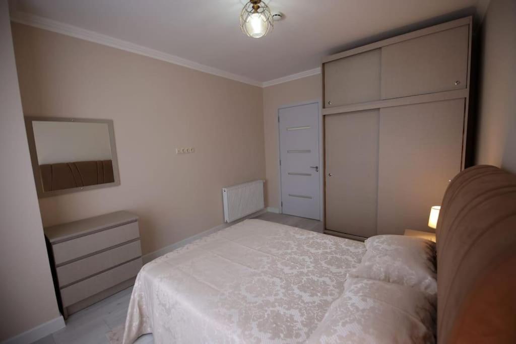 Persona Rooms Zugdidi Luaran gambar